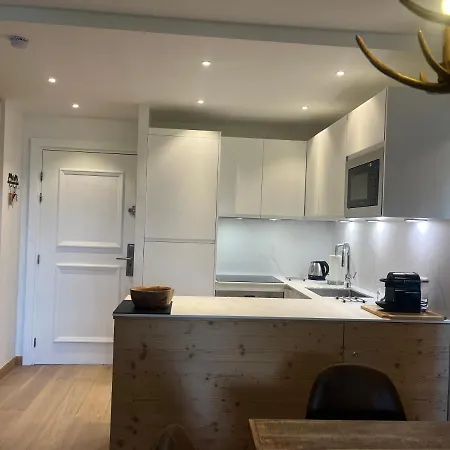 Arc 1950 Ski-in Ski-out: Mont Blanc Views & Retreat Apartment Les Arcs (Savoie)