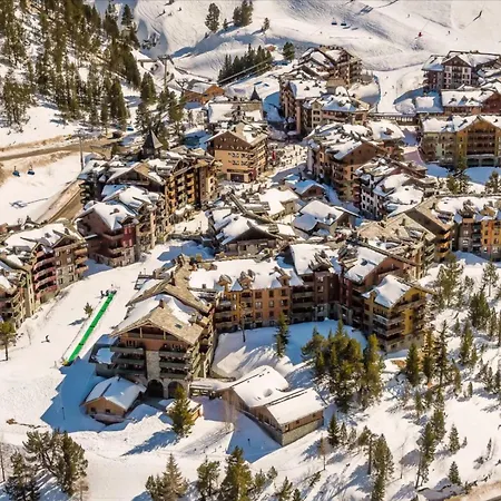 Apartment Arc 1950 Ski-in Ski-out: Mont Blanc Views & Retreat