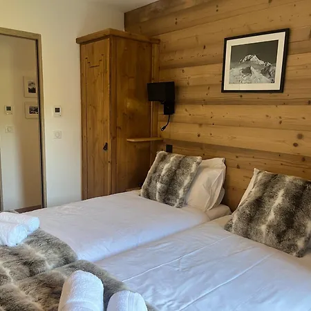 Arc 1950 Ski-in Ski-out: Mont Blanc Views & Retreat Apartment