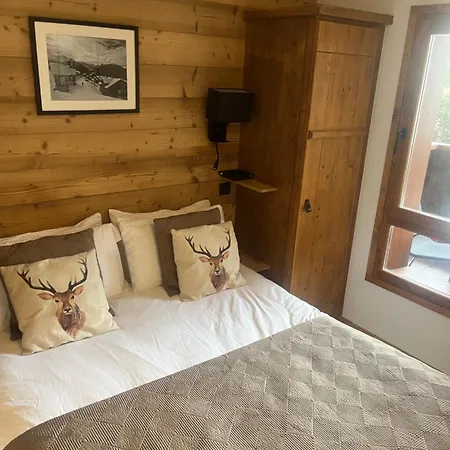 Arc 1950 Ski-in Ski-out: Mont Blanc Views & Retreat