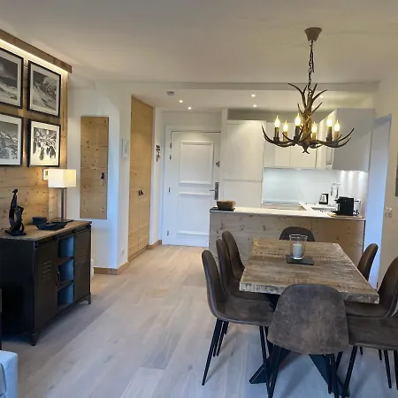 Arc 1950 Ski-in Ski-out: Mont Blanc Views & Retreat Apartment *